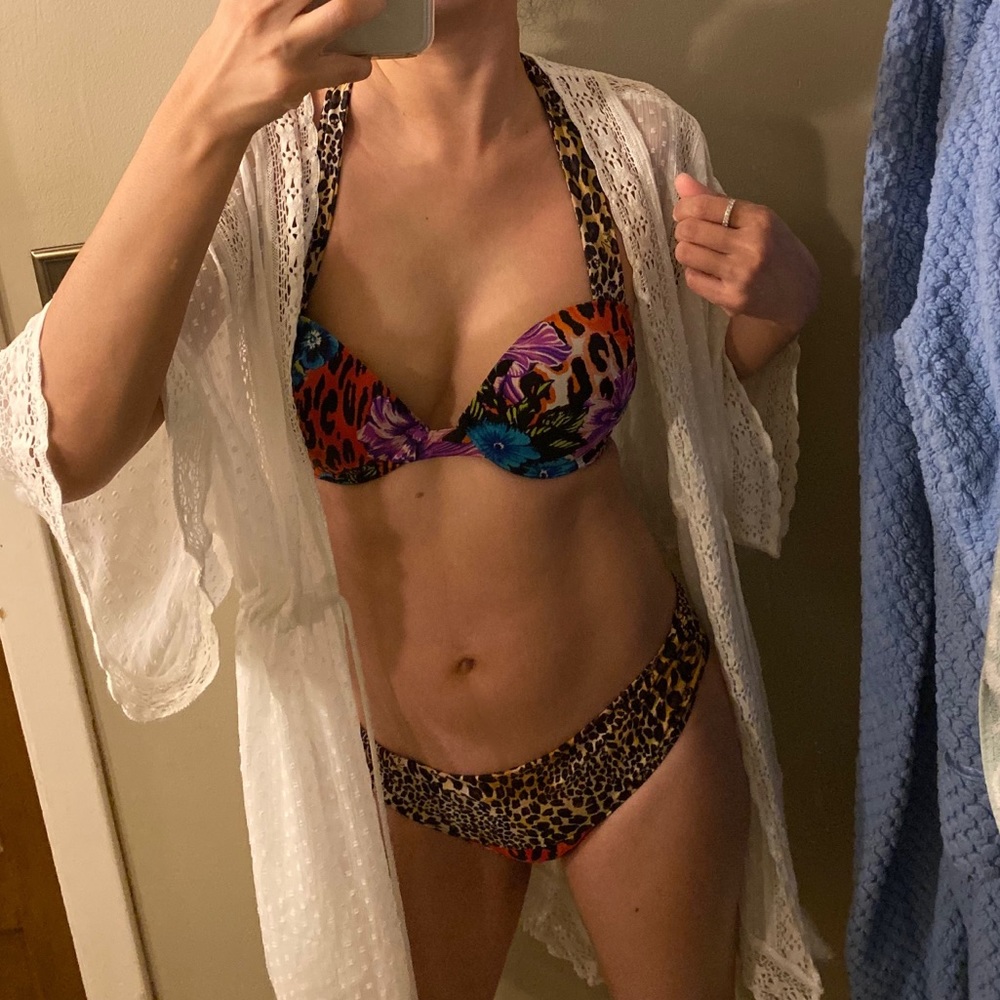 victoria secret bombshell